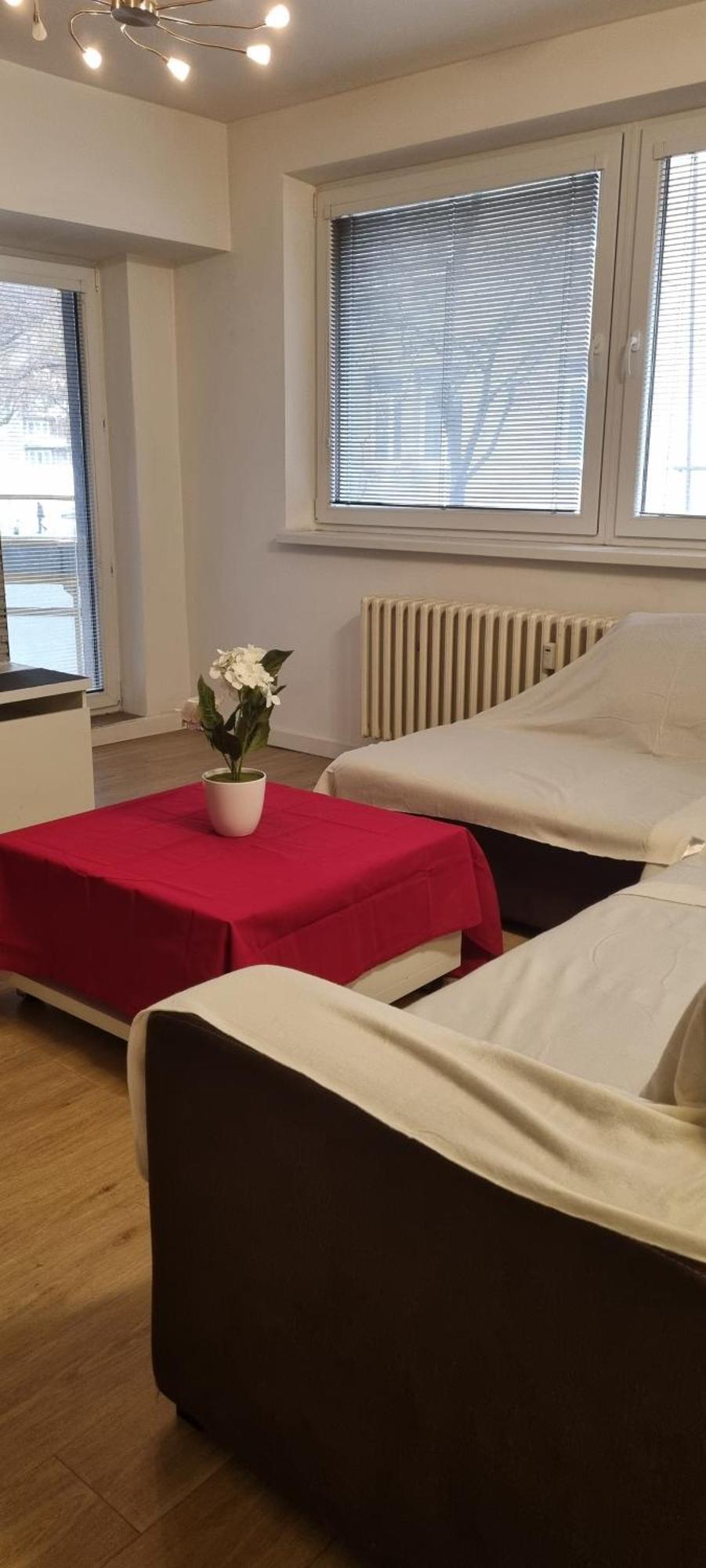 Huge Apartment Next To Train Station Close To The City Center Bratislava Eksteriør billede