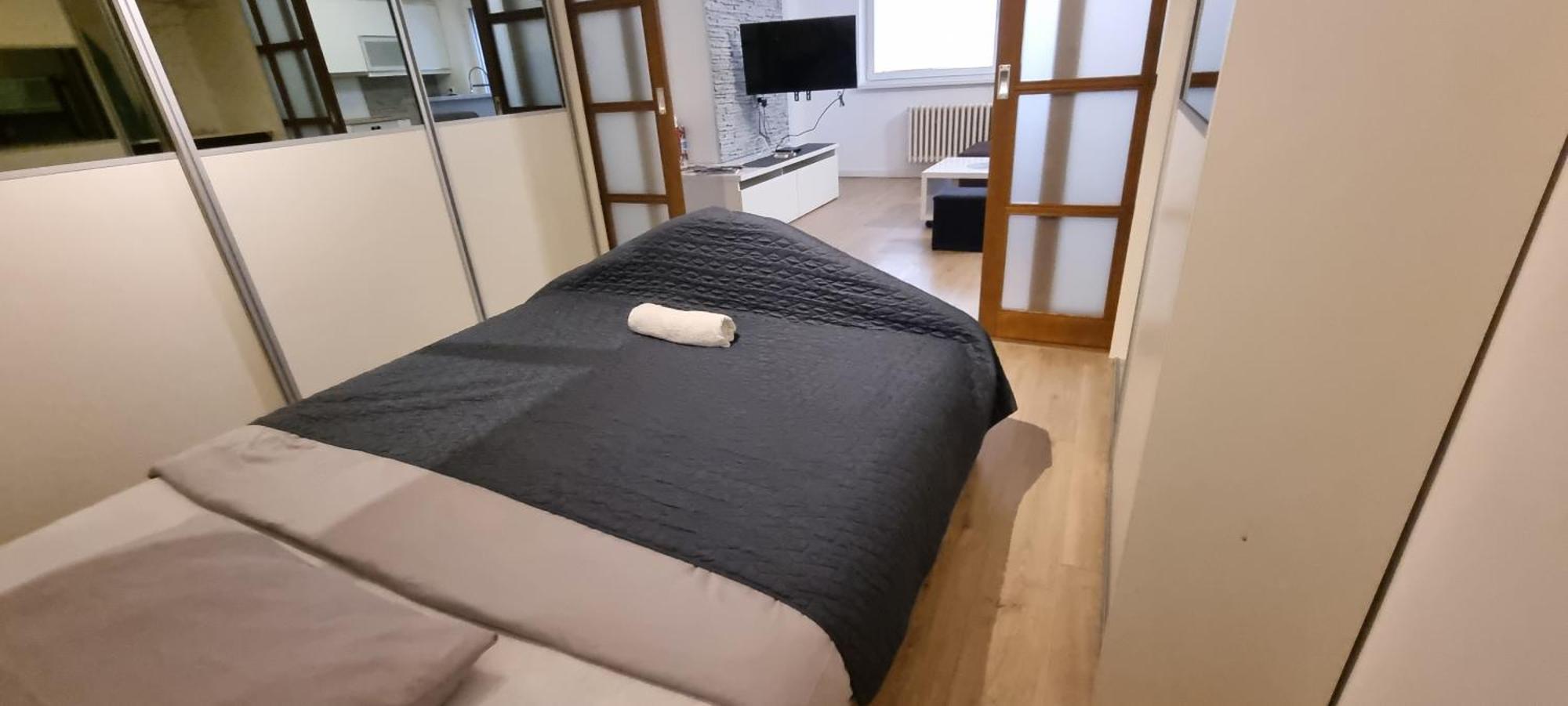 Huge Apartment Next To Train Station Close To The City Center Bratislava Eksteriør billede