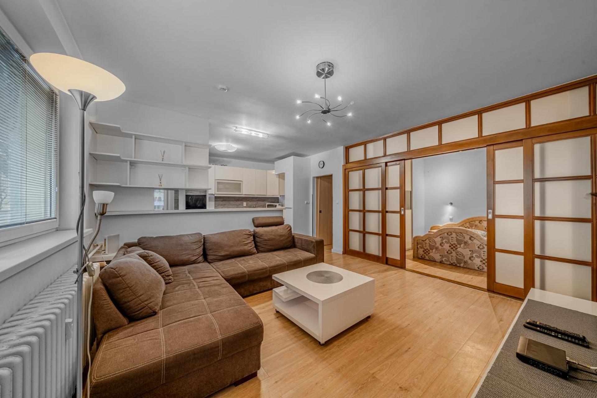 Huge Apartment Next To Train Station Close To The City Center Bratislava Eksteriør billede