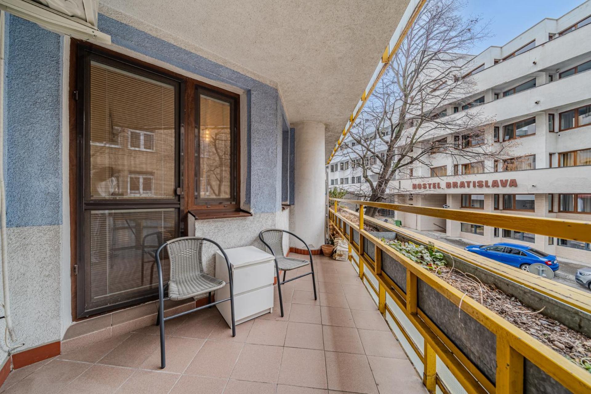Huge Apartment Next To Train Station Close To The City Center Bratislava Eksteriør billede
